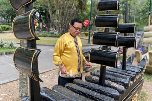 Bộ đàn từ đá núi lửa đầu tiên được chế tác tại Việt Nam