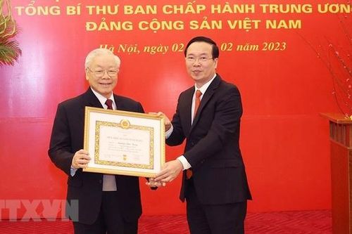 Lễ trao Huy hiệu 55 năm tuổi Đảng tặng Tổng Bí thư Nguyễn Phú Trọng