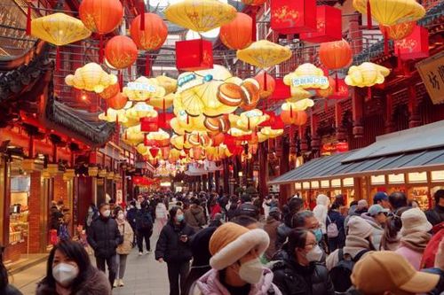 Thị trường Trung Quốc ưu tiên thời trang nhanh hay đồ hiệu để đón đầu xu hướng 'mua sắm trả thù'?
