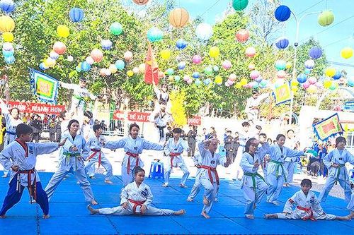 Sân chơi võ thuật chào năm mới