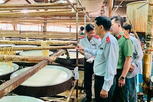 Kiểm tra an toàn thực phẩm tại huyện Phú Tân