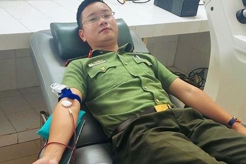 Cán bộ Công an Quảng Nam hiến máu cứu bệnh nhân nguy kịch
