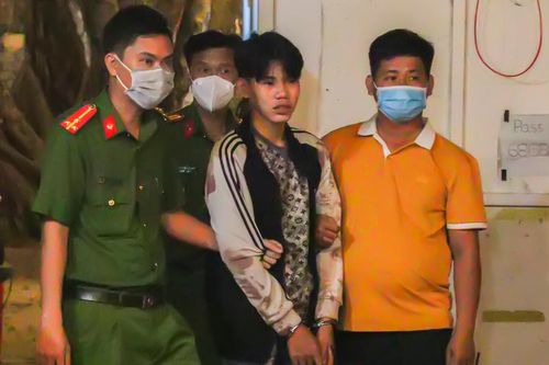 Án mạng tại quán cà phê ở Vĩnh Long