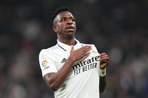 Trọng tài gây tranh cãi trong chiến thắng của Real Madrid