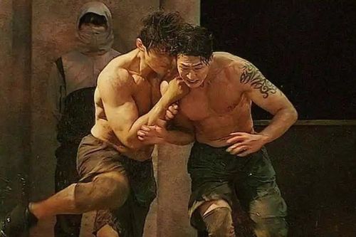 Show Hàn Quốc bị chỉ trích vì cảnh nhạy cảm, từ ngữ thô tục