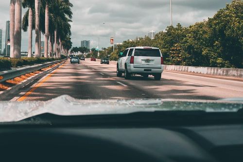 Bang Florida tại Mỹ ban hành lệnh phạt ôtô bám làn trái trên cao tốc
