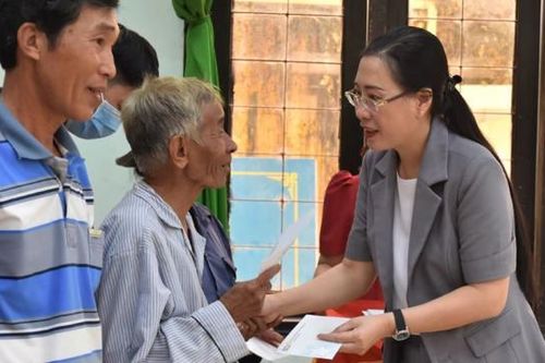 Quảng Ngãi: 100% hộ nghèo và hộ cận nghèo được nhận quà Tết