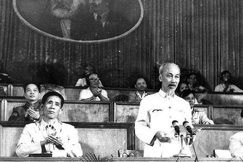 Tự hào về 'Đảng ta' vĩ đại, 'là đạo đức, là văn minh'