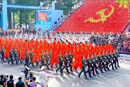 Thiêng liêng lời hứa trước Đảng kỳ