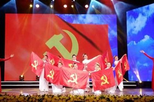 Đảng ta muôn vạn tấm lòng, niềm tin