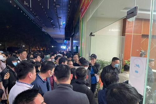 Đưa 120 người thoát nạn trong đêm vụ cháy chung cư HH Linh Đàm