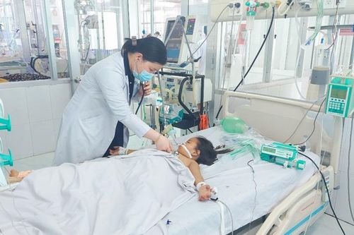 Cứu sống bé gái 8 tuổi bị vỡ gan do tai nạn giao thông