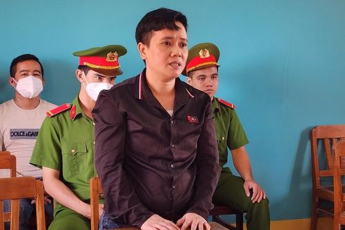 Đâm chết nam thanh niên đánh mình, người phụ nữ lãnh 8 năm tù