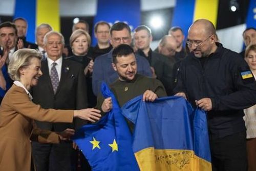 Hé lộ quy tắc trang phục với các quan chức EU khi đến thăm Ukraine