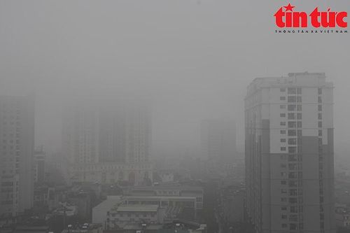 Hà Nội chìm trong sương mù dày đặc