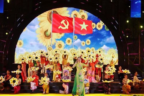 Đặc sắc chương trình nghệ thuật 'Tự hào Đảng quang vinh'