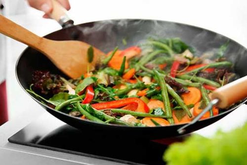 6 sai lầm nguy hiểm khi vào bếp mà 90% người Việt đang mắc phải biến đồ ăn thành thuốc độc
