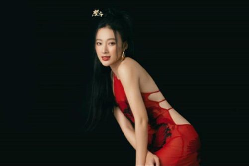 Angela Phương Trinh khiến dân mạng 'lóa mắt' khi khoe diện mạo mới, cơ bắp nay đã không còn cuồn cuộn