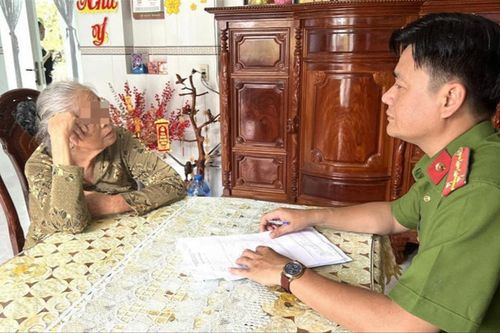 Cụ bà trình báo bị đối tượng lạ mặt xông vào phòng ngủ trói lại và cướp tài sản, nào ngờ sự thật phía sau