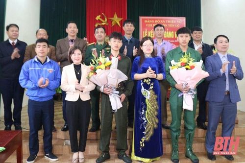 Thiệu Hóa: Kết nạp đảng viên mới cho 14 thanh niên ưu tú chuẩn bị lên đường nhập ngũ