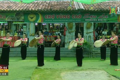 Ngày hội sắc xuân trên mọi miền tổ quốc