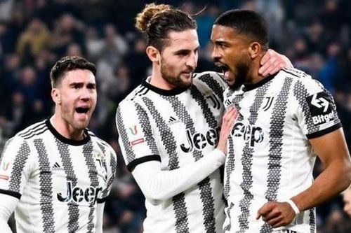 Juventus vào bán kết Coppa Italia