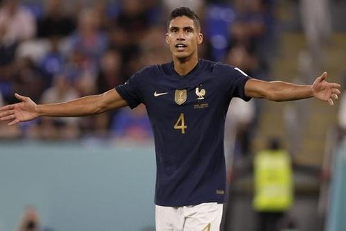 Raphael Varane giã từ đội tuyển Pháp