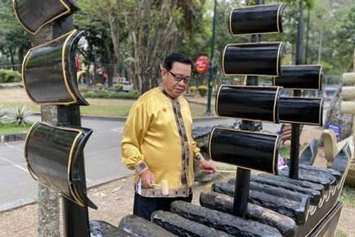 Bộ đàn đá núi lửa lần đầu chế tác tại Việt Nam