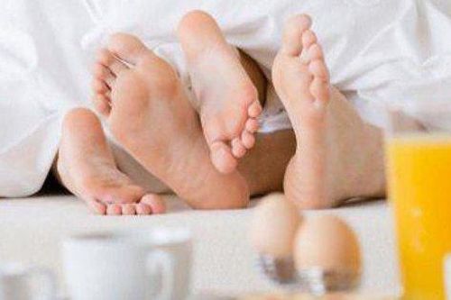 'Chuyện ấy' nên yêu vào buổi tối hay buổi sáng?