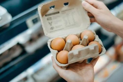 Chuyện lạ: 1 bịch vài quả giá tới 14 USD, trứng trở thành mặt hàng 'buôn lậu' nóng tại Mỹ