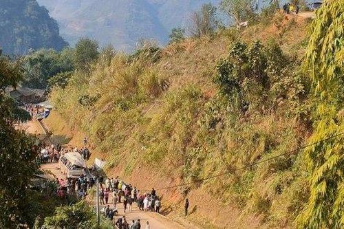 Liên tiếp tai nạn xe khách khi đổ đèo, ngăn chặn bằng cách nào?