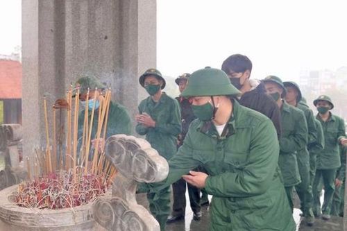 'Em muốn trở thành anh bộ đội cụ Hồ'