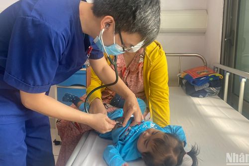 Hồi sinh sự sống cho bệnh nhi hẹp đường thở từ một quyết định 'đánh cược'
