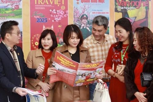 Thái Nguyên khai mạc Lễ hội thơ Nguyên tiêu và Hội Báo Xuân