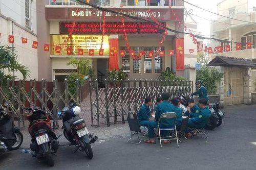 Người đàn ông tử vong nghi do nhảy lầu tại trụ sở UBND phường