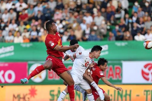 Hà Tĩnh bị HA.GL chia điểm ở ngày ra quân