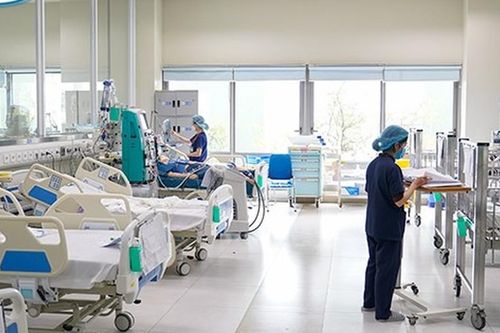 Một bệnh nhi suy đa cơ quan, tổn thương thần kinh nặng vì dùng thuốc khí dung kéo dài