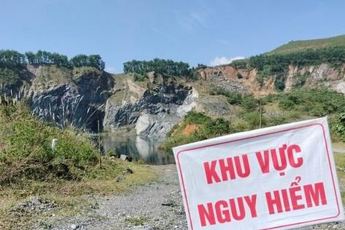 Ruộng hoang hóa, nông dân khốn khổ bên những mỏ đá nham nhở