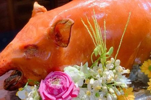 Hà Nội: Mẹt lợn quay nghệ thuật gây sốt dịp rằm tháng Giêng