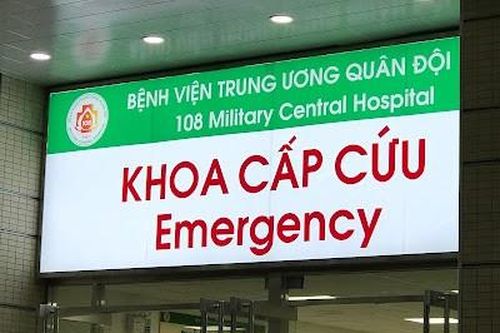 Hút gần 3 lít máu trong phổi người đàn ông bị đâm thấu ngực