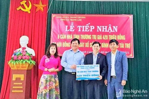 Thanh Chương tiếp nhận 6 căn nhà tình thương với tổng giá trị 420 triệu đồng