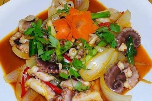 Cách làm bạch tuộc xào chua cay ngon tuyệt