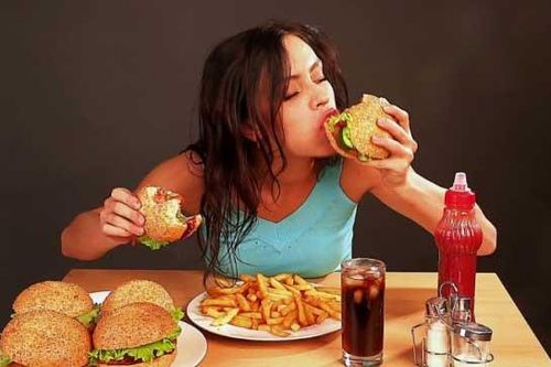 Những cơn đói luôn ập đến dù bạn ăn uống đủ bữa, hãy cảnh giác những vấn đề sức khỏe sau đây