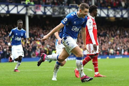 Arsenal bất ngờ bại trận trên sân Everton