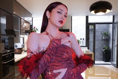 Ở tuổi 31, Bảo Anh đi xế hộp tiền tỷ, đồ hiệu đếm không xuể