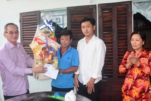 Bạc Liêu: Thăm hỏi, động viên thanh niên trúng tuyển nghĩa vụ quân sự năm 2023