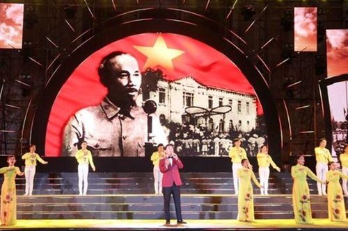Đặc sắc chương trình nghệ thuật 'Tự hào Đảng quang vinh'