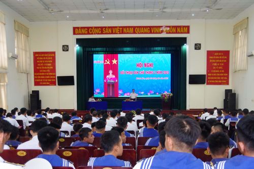 Lữ đoàn 101: Tổ chức hội nghị đối thoại dân chủ tháng 2
