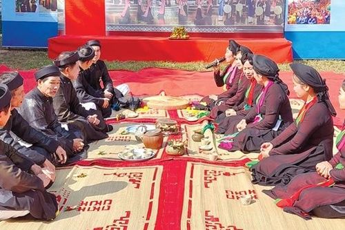 Một làn nắng cũng mang điệu dân ca*