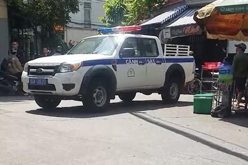 Người đàn ông rơi lầu tử vong trong khuôn viên UBND phường
